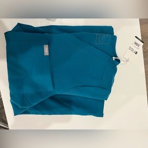 figs scrubs top ~ never worn
